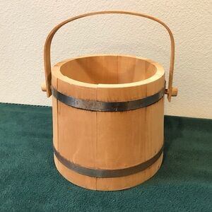 Basketville wooden basket/bucket